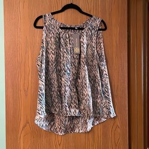 Light and Airy keyhole Blouse